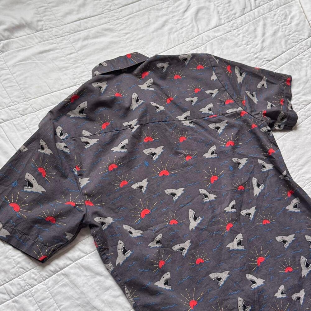 Shark button up shirt novelty print mens med volcom beachy skater resort - Picture 6 of 8